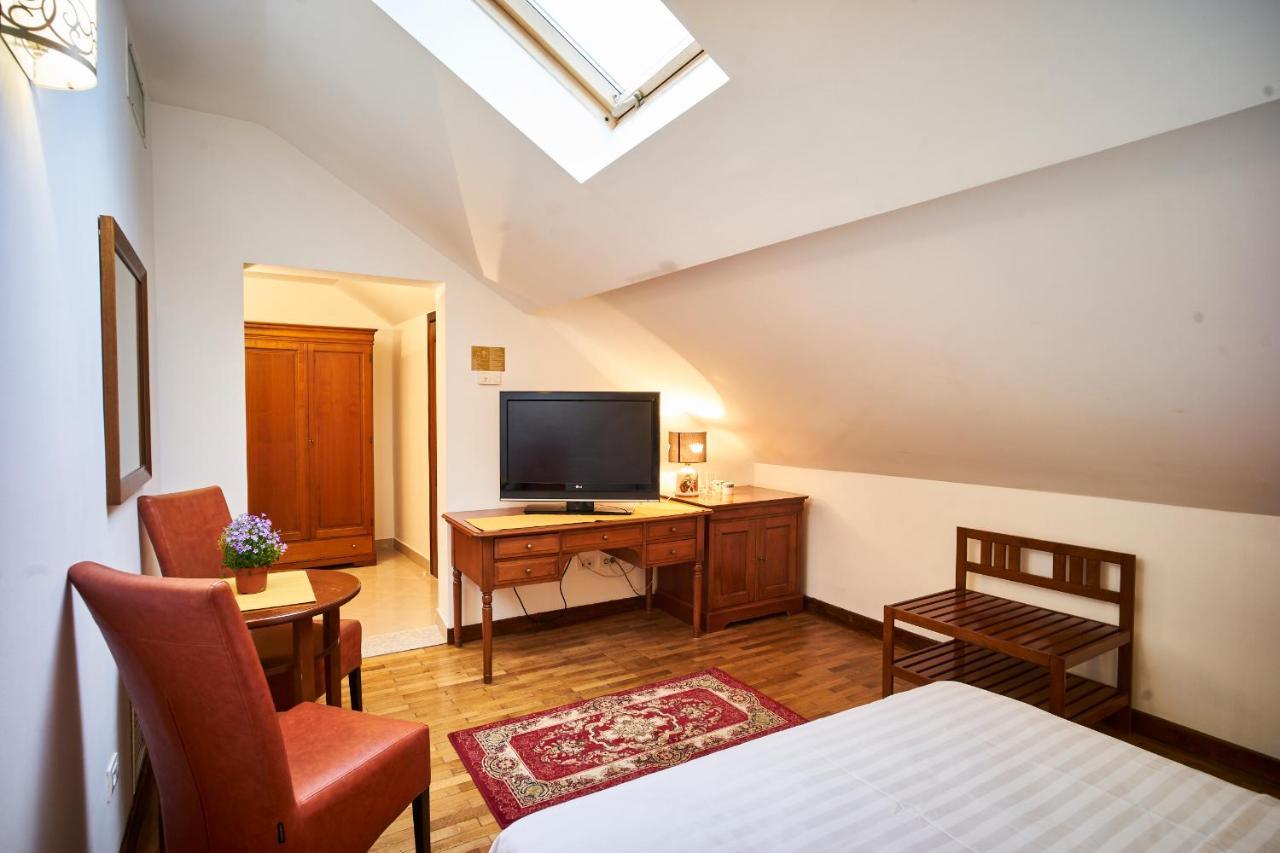Cozy Attic Room VI Bukareszt Zewnętrze zdjęcie